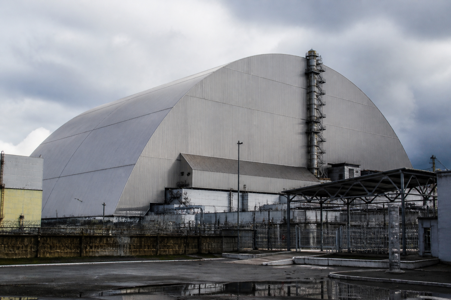 Sarcophage de Tchernobyl : sécurité et état actuel du dôme